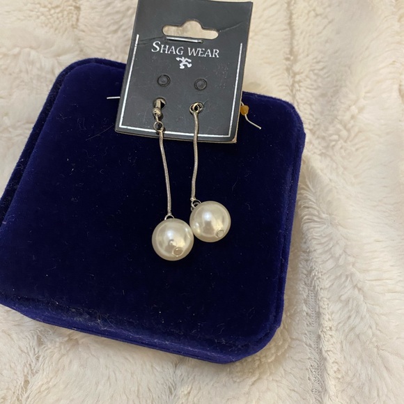 SUMMER SALE NWT PEARL DROP Pierced Earrings - Picture 2 of 2